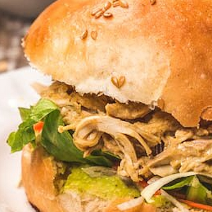 Burger Algérien Poulet aux olives دجاج بالزيتون