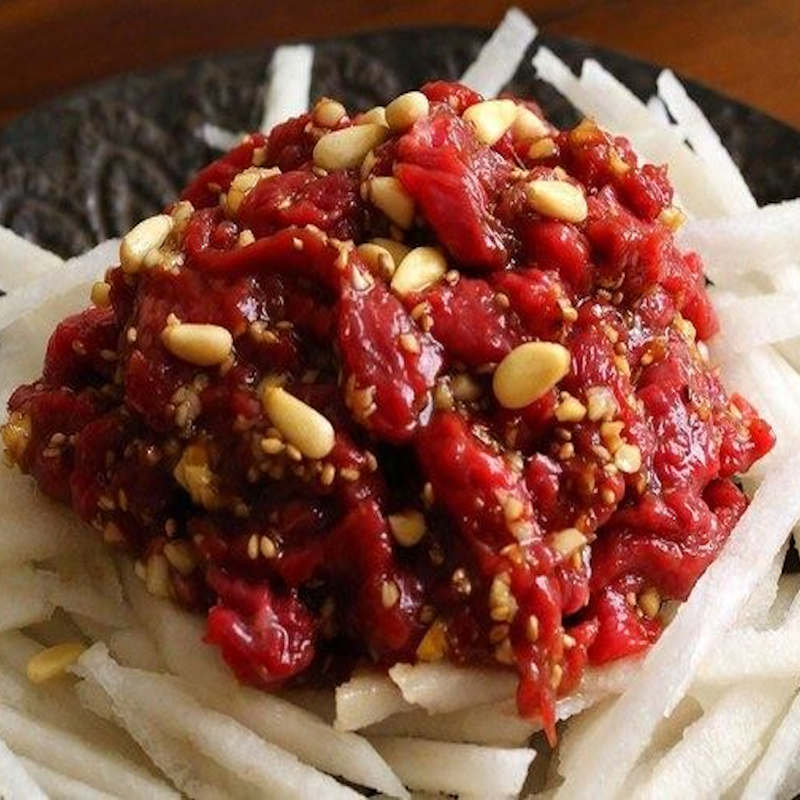 Tartare Coréen  boeuf et Nashi la pomme-poire, Yukhoe (육회)