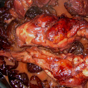 Lapin à la Bruxelloise à la Gueuze et aux pruneaux