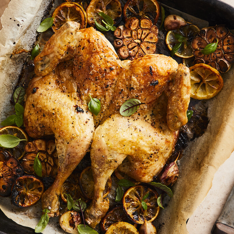 Poulet rôti griller à la crapaudine ail et citron (Roast Spatchcock Chicken)
