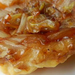 Petites Tatins de chicons, feta et thym