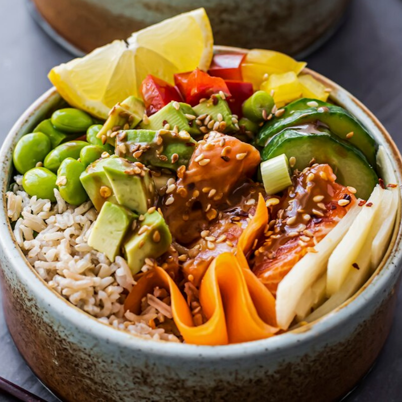 Poke Bowl Atum e vegetais crus
