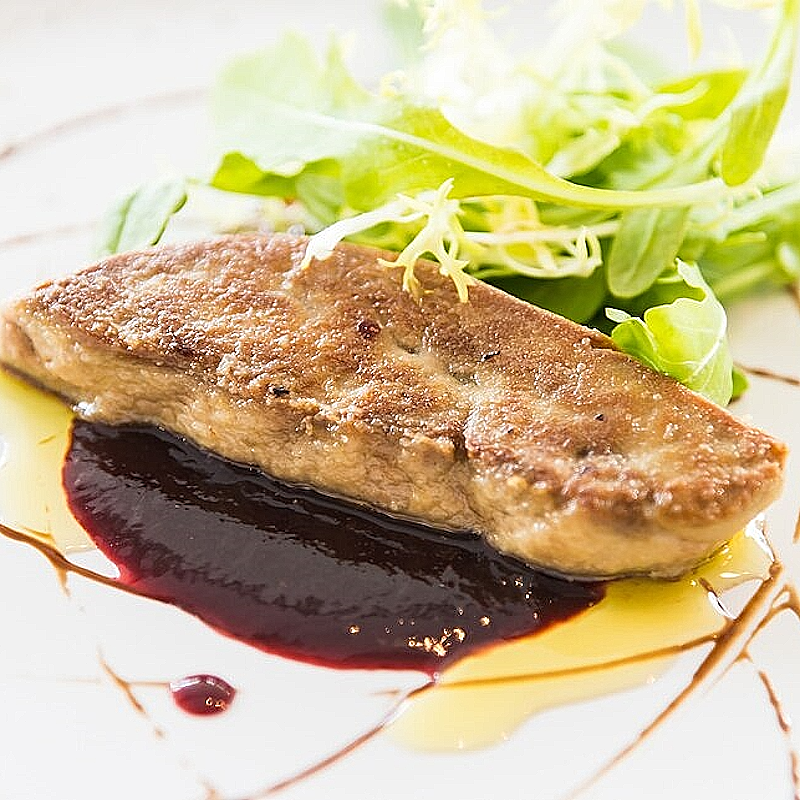 Foie gras poêlé Flanc de Potimarron Macaron aux châtaignes