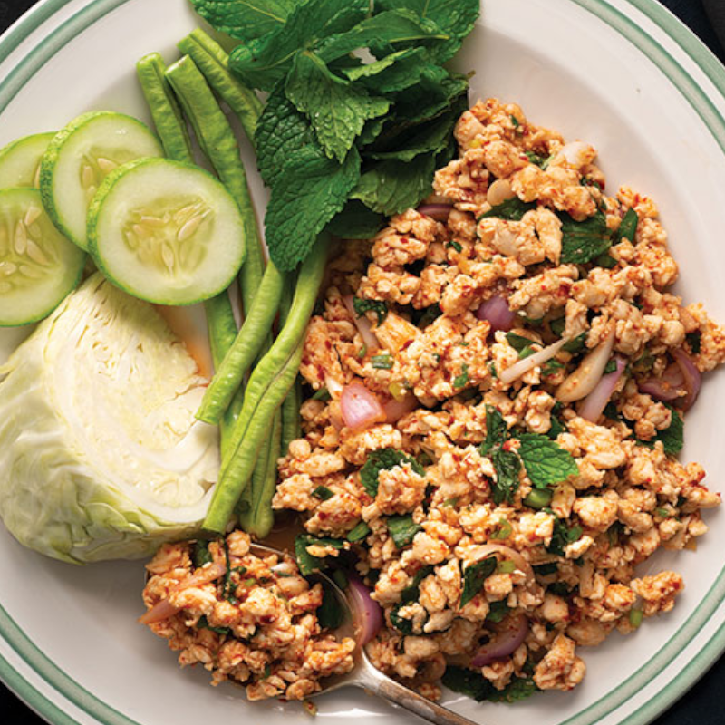 Laab Kaï (Salade de Poulet Épicée)