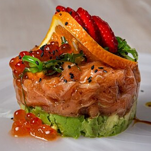 Tartare de Saumon au sel fou et crème d'avocat