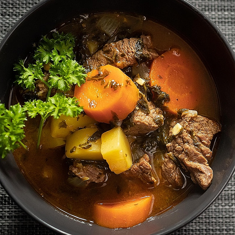 Cappu的食谱（科西嘉火锅） - Ricetta di Cappu (Pòtu à furu corsu)