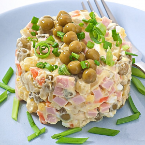 Macedonia di Verdure Rivisitata con Prosciutto Cotto e Maionese al Limone